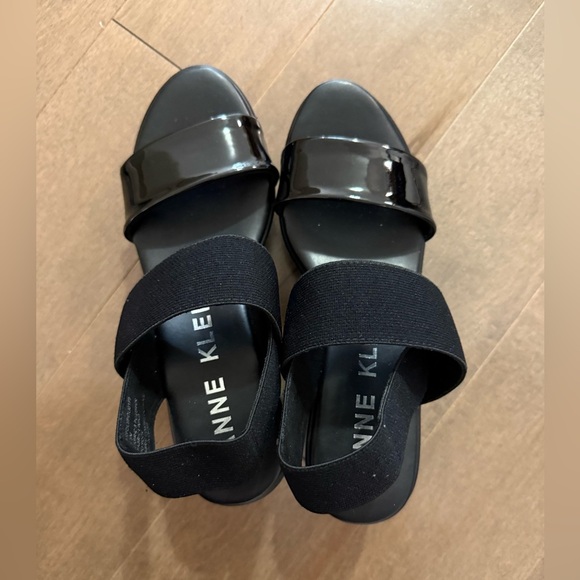 Anne Klein Black Platform Strappy Wedges Y2K style - size 5.5 NWOT - Picture 5 of 7